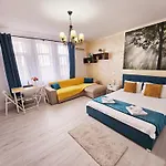 아파트 Downtown Old Center Universitate - Cav8 부쿠레슈티