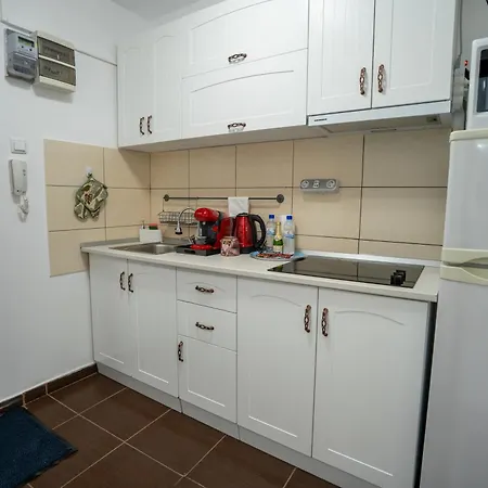 Downtown Old Center Universitate - Cav8 Boekarest