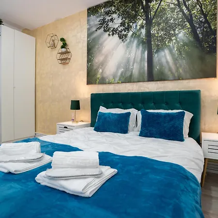 Apartment Downtown Old Center Universitate - Cav8 *