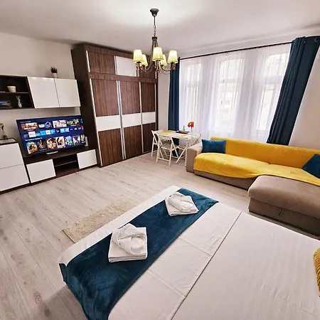 Downtown Old Center Universitate - Cav8 * 부쿠레슈티