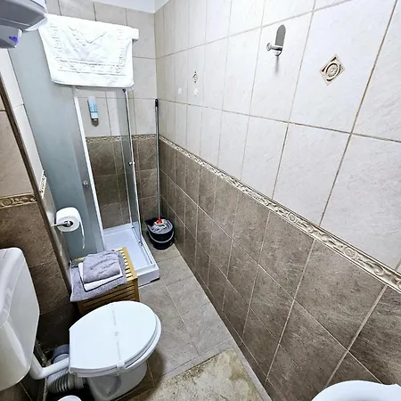 Downtown Old Center Universitate - Cav8 Appartement Boekarest