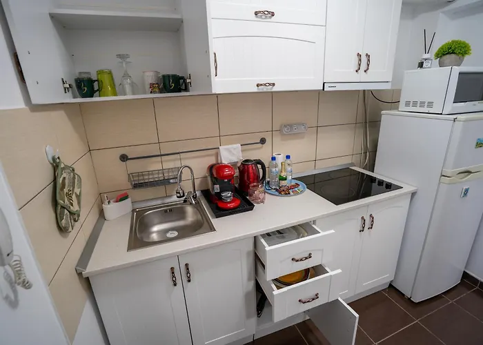 Downtown Old Center Universitate - Cav8 부쿠레슈티