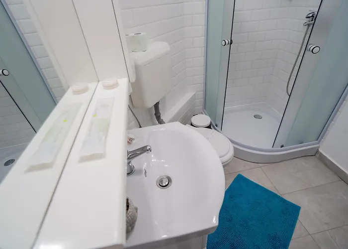 Downtown Old Center Universitate - Cav8 公寓 *