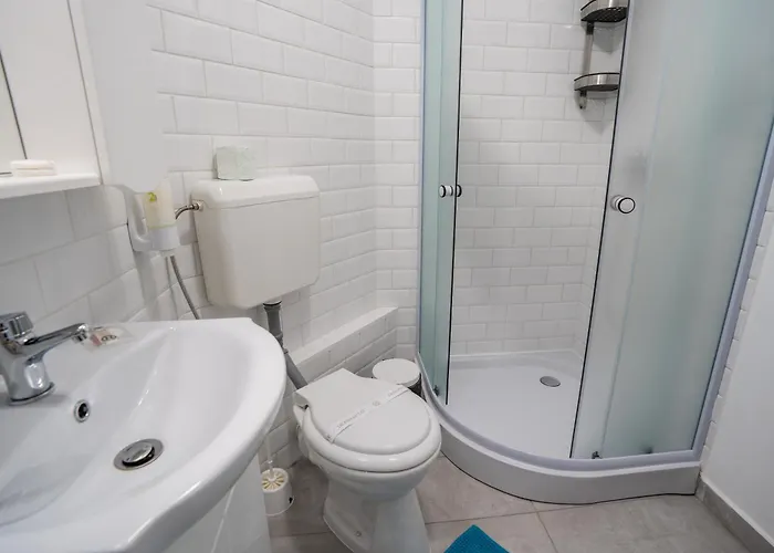 Downtown Old Center Universitate - Cav8 부쿠레슈티