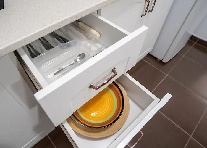 Downtown Old Center Universitate - Cav8