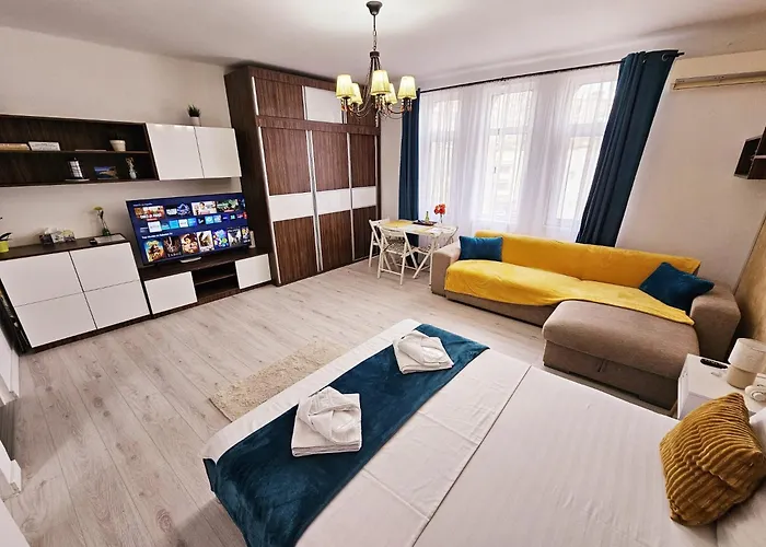 Downtown Old Center Universitate - Cav8 * Bucareste